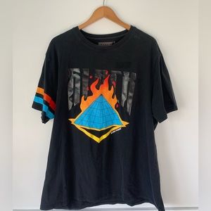Black Pyramid Men’s TShirt Size 3XL Short Sleeve Flames Graphic Chris Brown